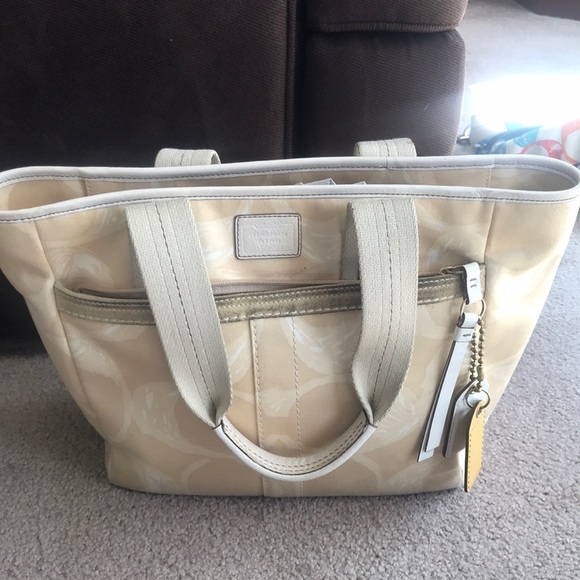 white  and creme  coach tote bag - Picture 1 of 8